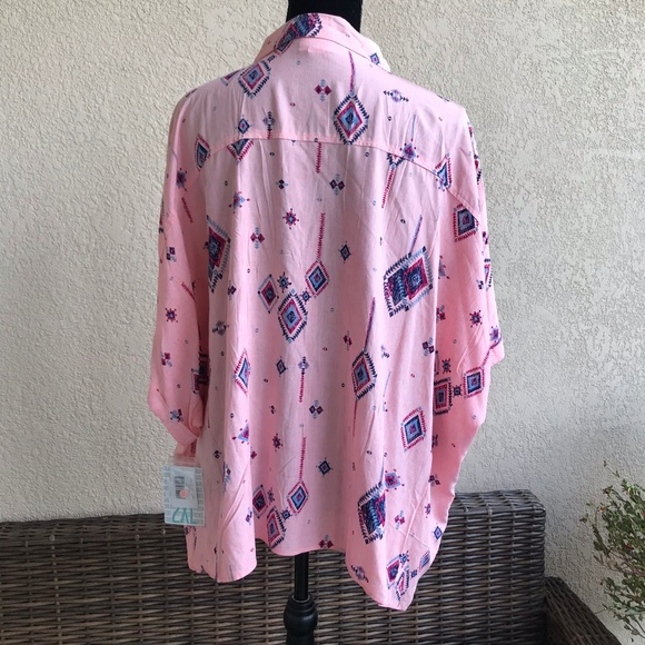 LuLaRoe Amy Dolman Short Sleeved Blouse Aztec 2XL - Picture 2 of 6